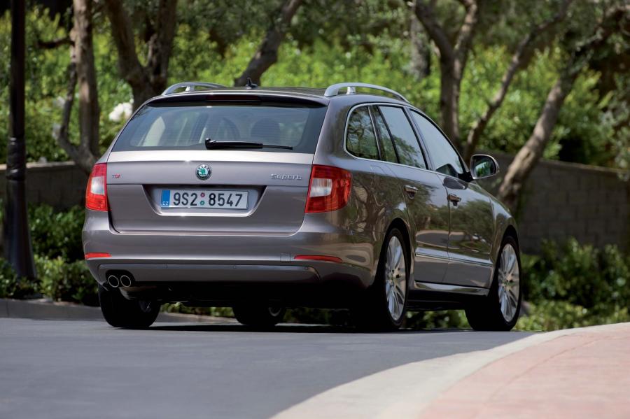  Skoda Superb Combi 2009 года  (фото 55 из 74)